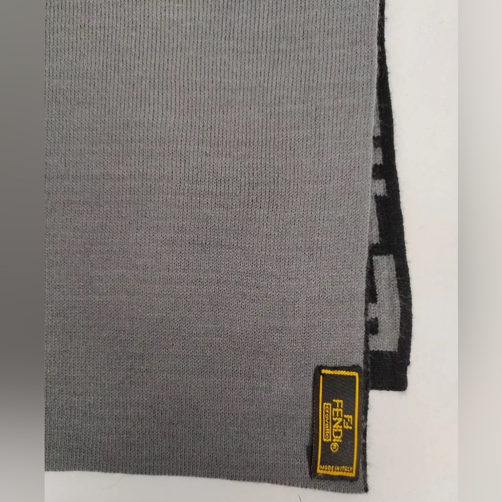 Fendi Gray and Black Wool Scarf - Picture 4 of 4